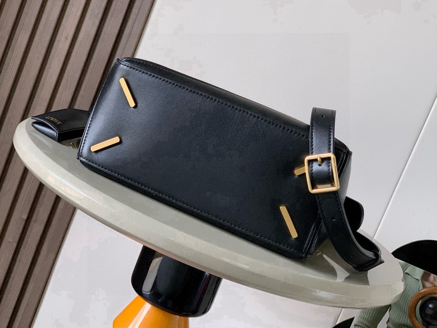 Puzzle Edge Shoulder Bag – Obsidian Black Full-Grain Calfskin Leather Cuboid Handbag