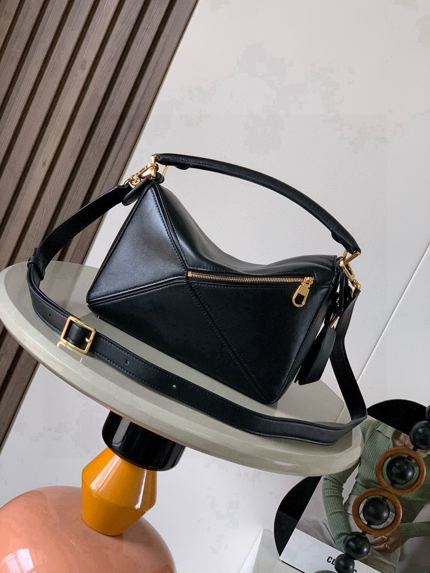 Puzzle Edge Shoulder Bag – Obsidian Black Full-Grain Calfskin Leather Cuboid Handbag