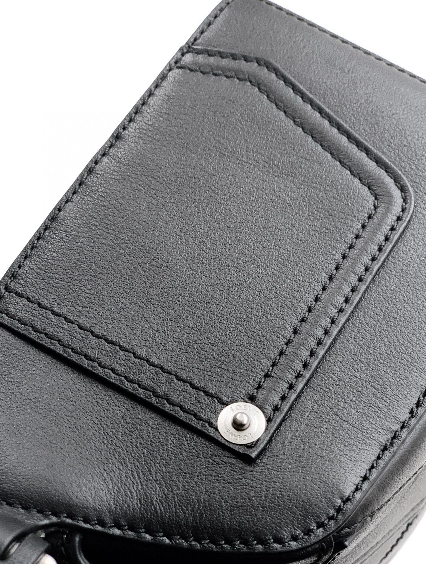 Puzzle Edge Shoulder Bag – Deep Midnight Indigo Calfskin Leather Cuboid Handbag
