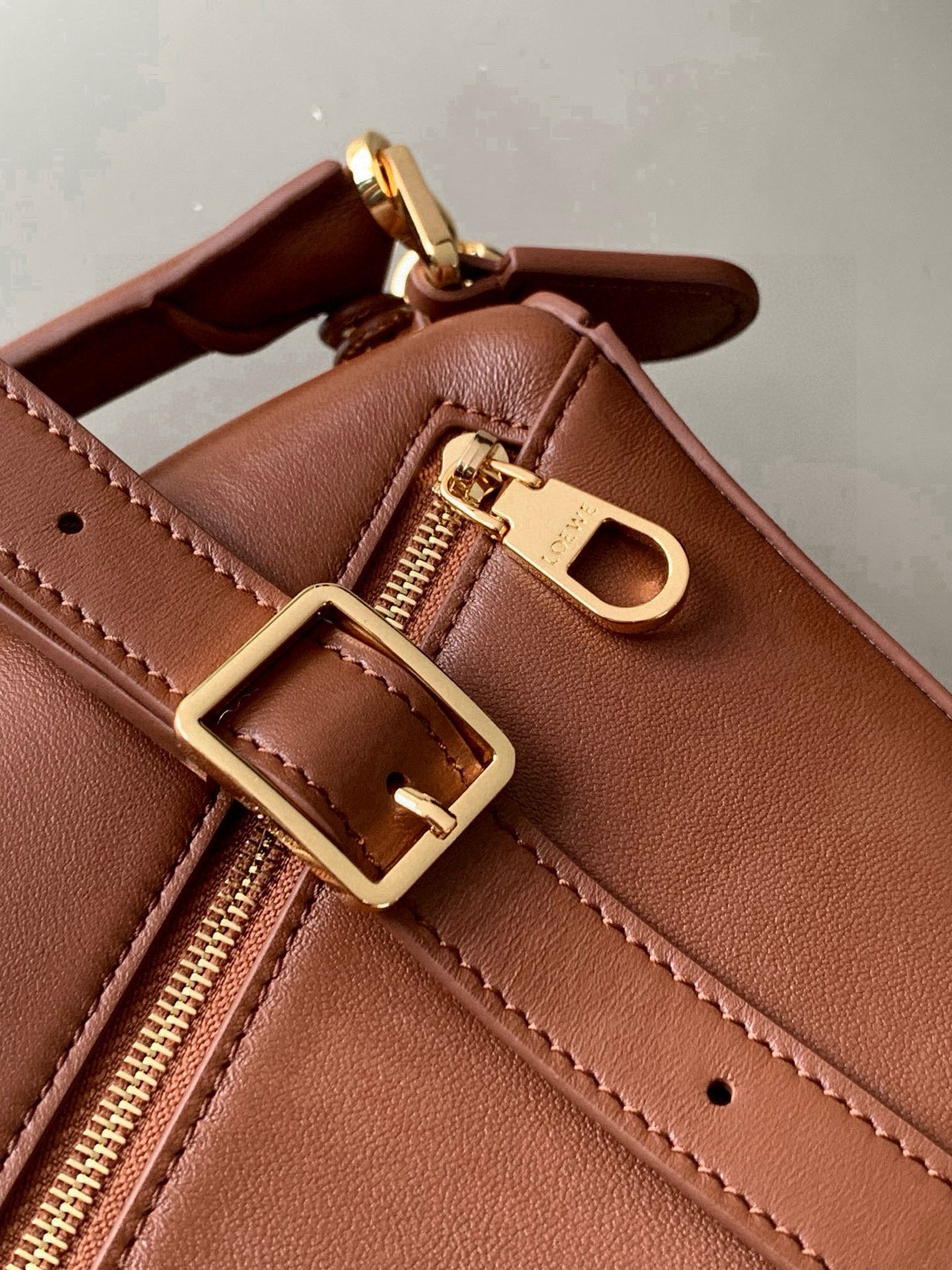 Chestnut Brown Puzzle Edge Shoulder Bag – Full-Grain Calfskin Leather Cuboid Handbag