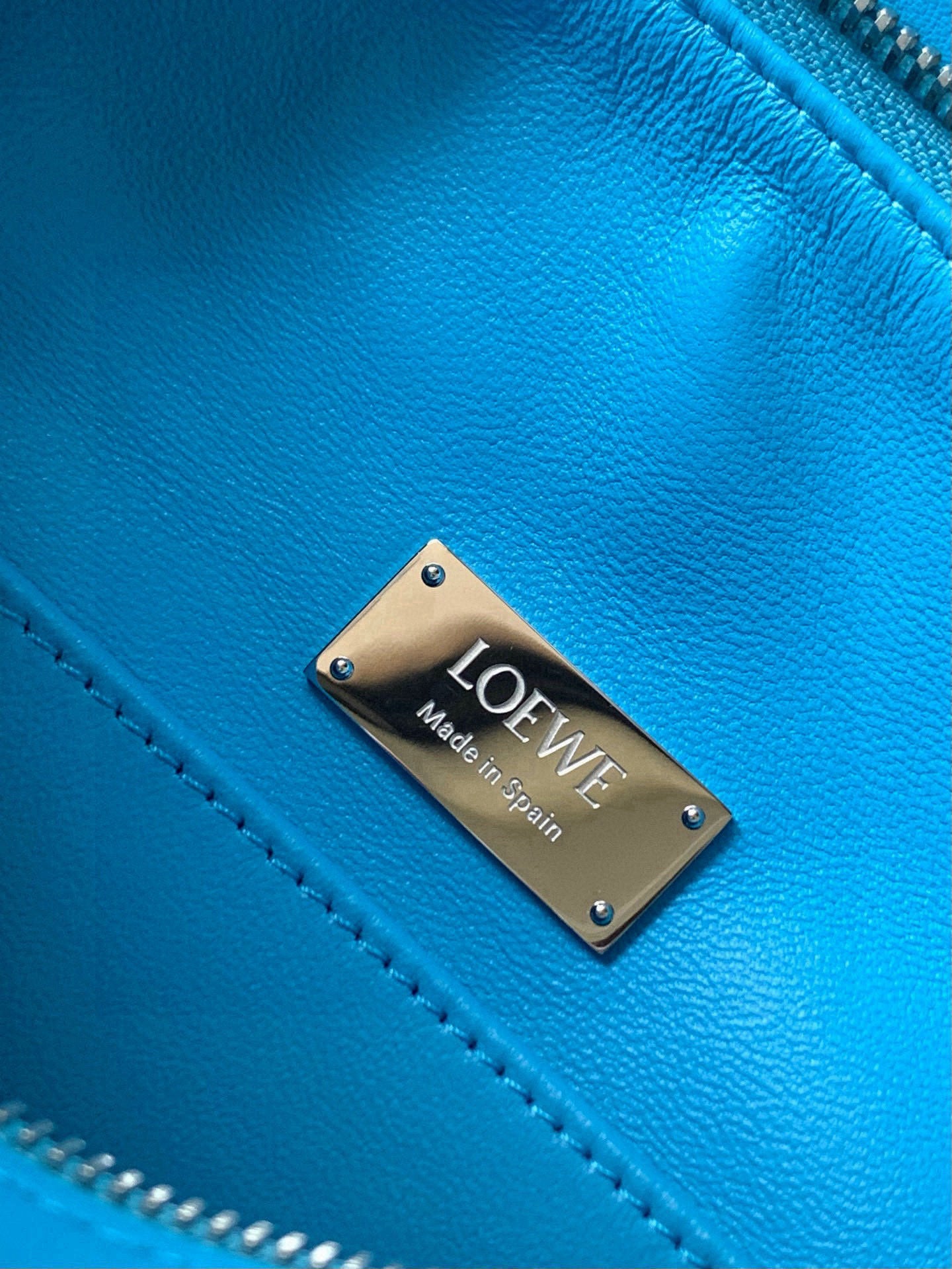 Puzzle Edge Shoulder Bag – Electric Cyan Blue Full-Grain Calfskin Leather Cuboid Handbag