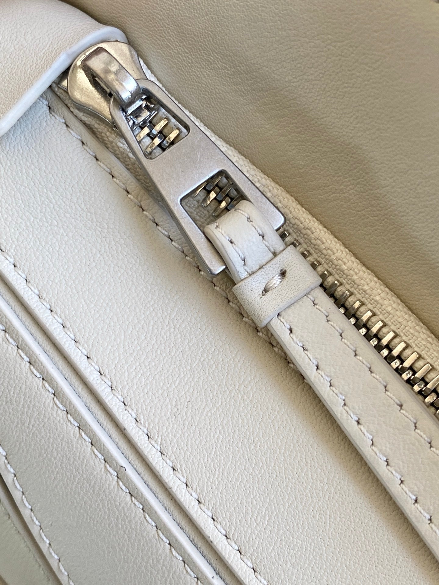 Puzzle Edge Shoulder Bag – Chalky Optic White Calfskin Leather Cuboid Handbag