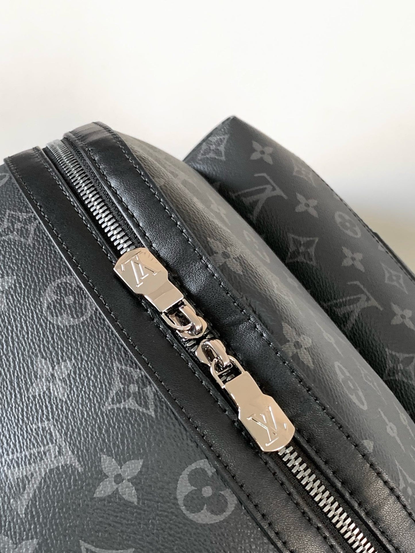 LV Discovery Backpack – Monogram Eclipse Charcoal & Black Coated  Rucksack