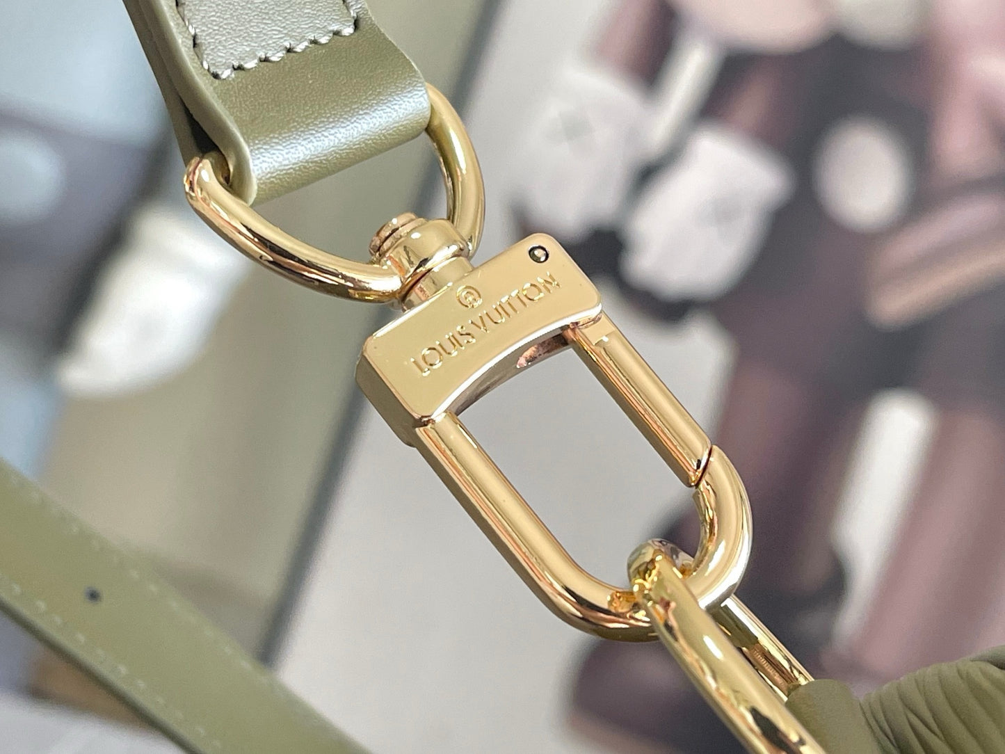 LV Keepall Bandoulière 45 – Olive Khaki Epi Leather Travel Duffel with Smooth Leather Trim