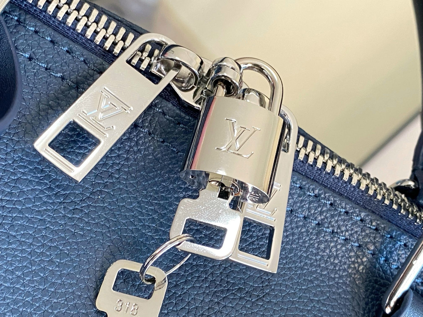 LV Keepall Bandoulière 50 LV Aerogram Blue Duffle Bag – Grained Calf Leather Weekender