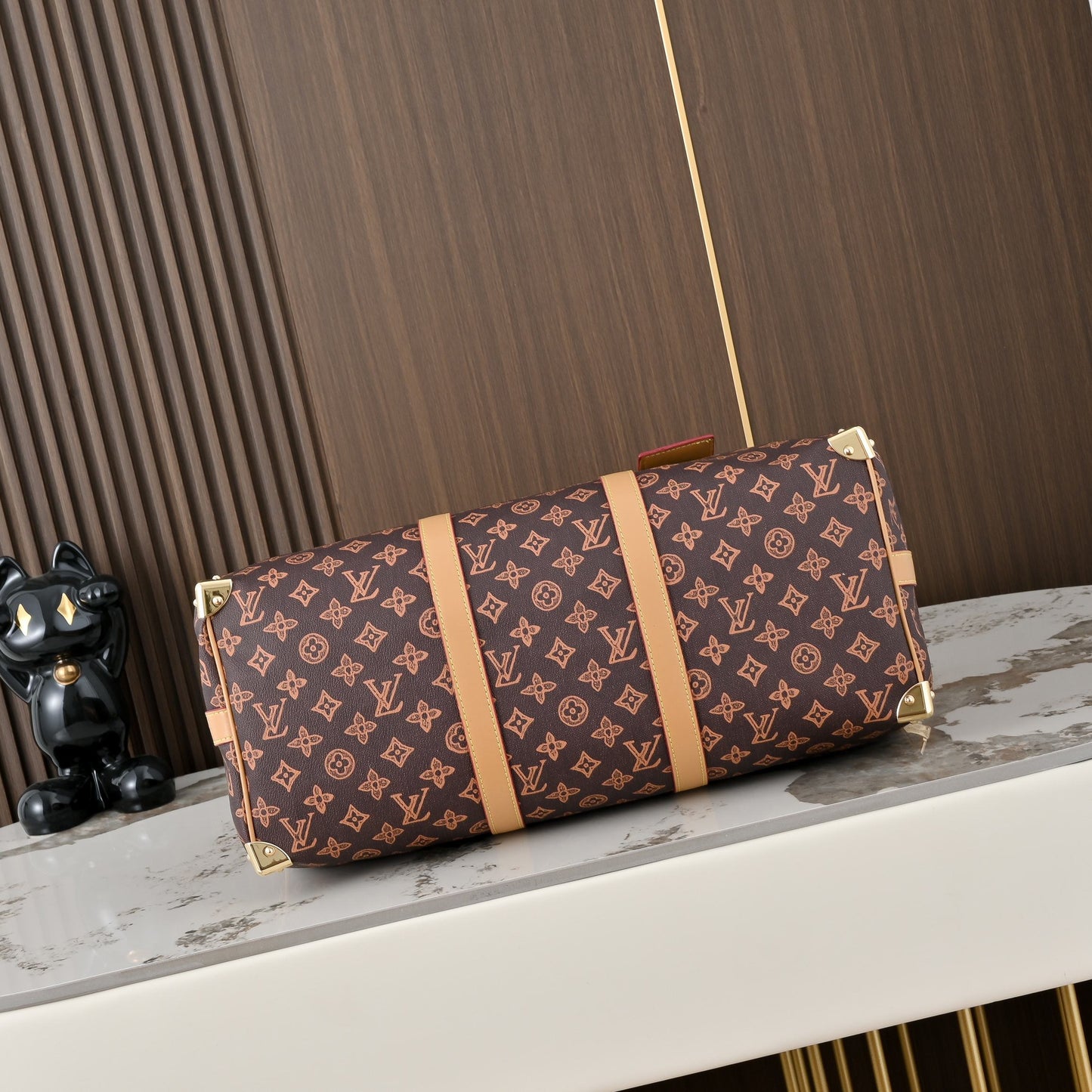 LV Keepall Bandoulière 45 – Monogram Canvas with Gold-Finish Corner Architecture