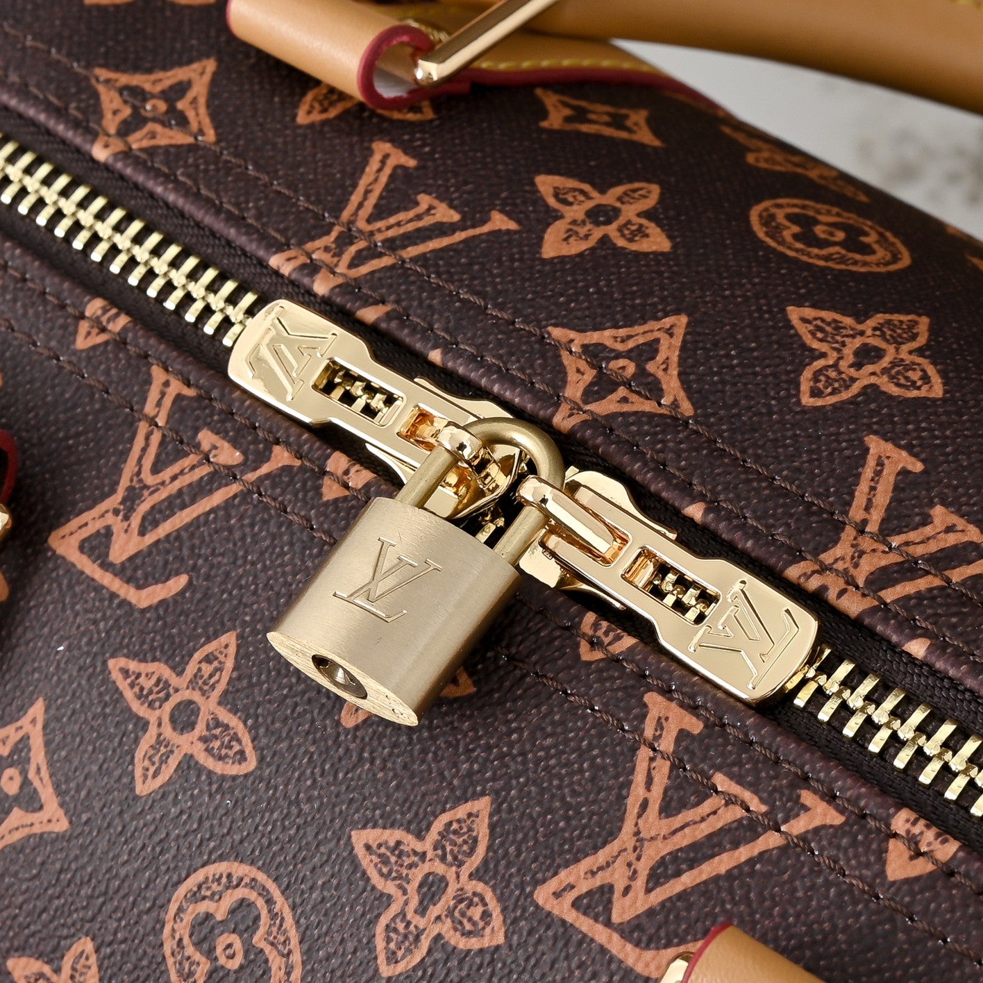 LV Keepall Bandoulière 45 – Monogram Canvas with Gold-Finish Corner Architecture