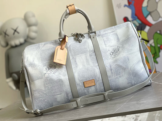 LV Monogram Clouds Keepall Bandoulière 50 – Sky Blue Gradient Monogram Canvas Travel Duffel