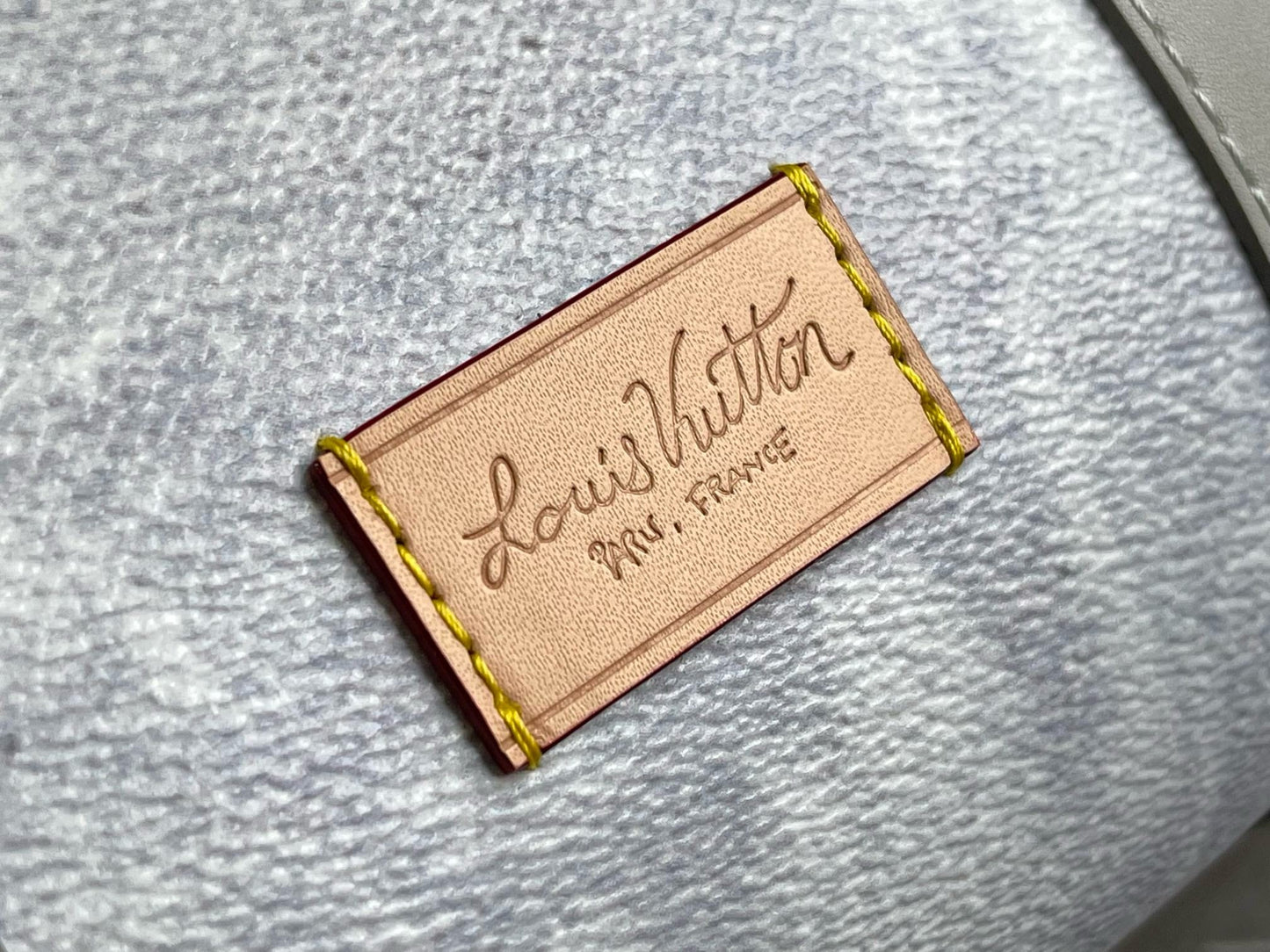 LV Monogram Clouds Keepall Bandoulière 50 – Sky Blue Gradient Monogram Canvas Travel Duffel