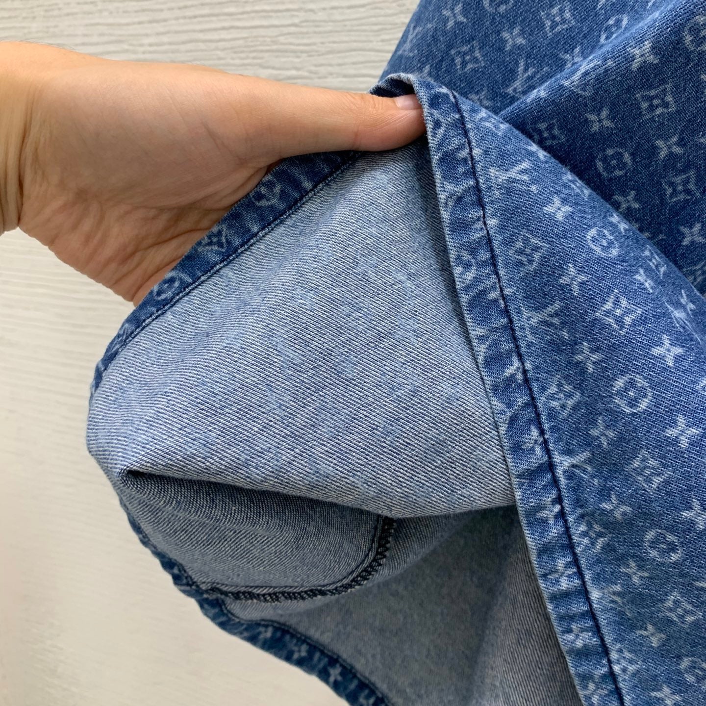 LV Monogram Scalloped Denim Set – Vintage Cropped Shirt and High-Waisted Wide-Leg Jeans