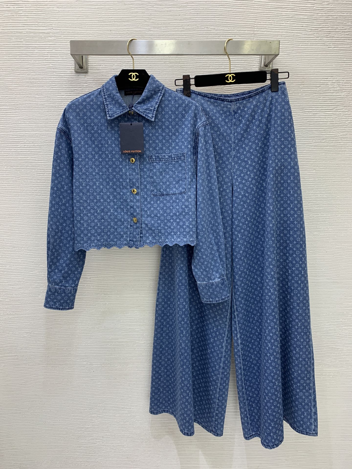 LV Monogram Scalloped Denim Set – Vintage Cropped Shirt and High-Waisted Wide-Leg Jeans