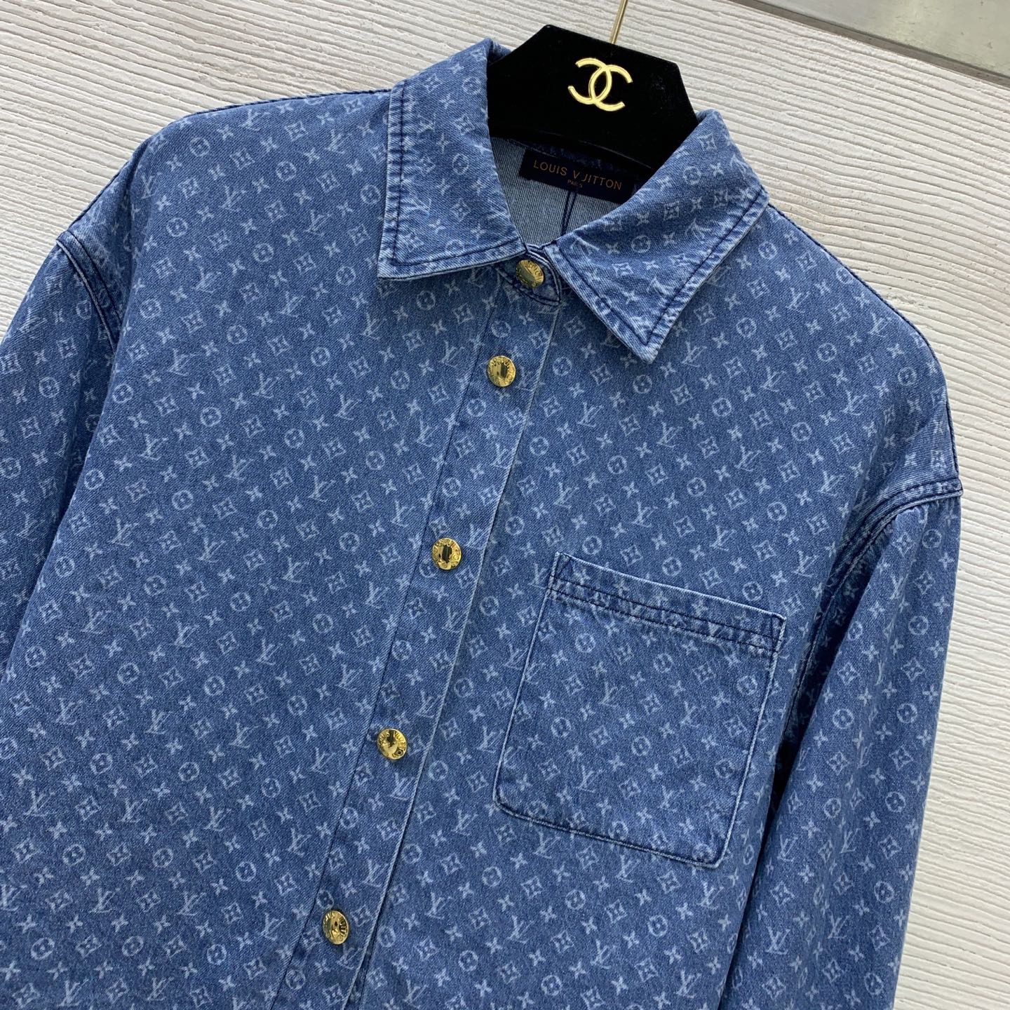 LV Monogram Scalloped Denim Set – Vintage Cropped Shirt and High-Waisted Wide-Leg Jeans
