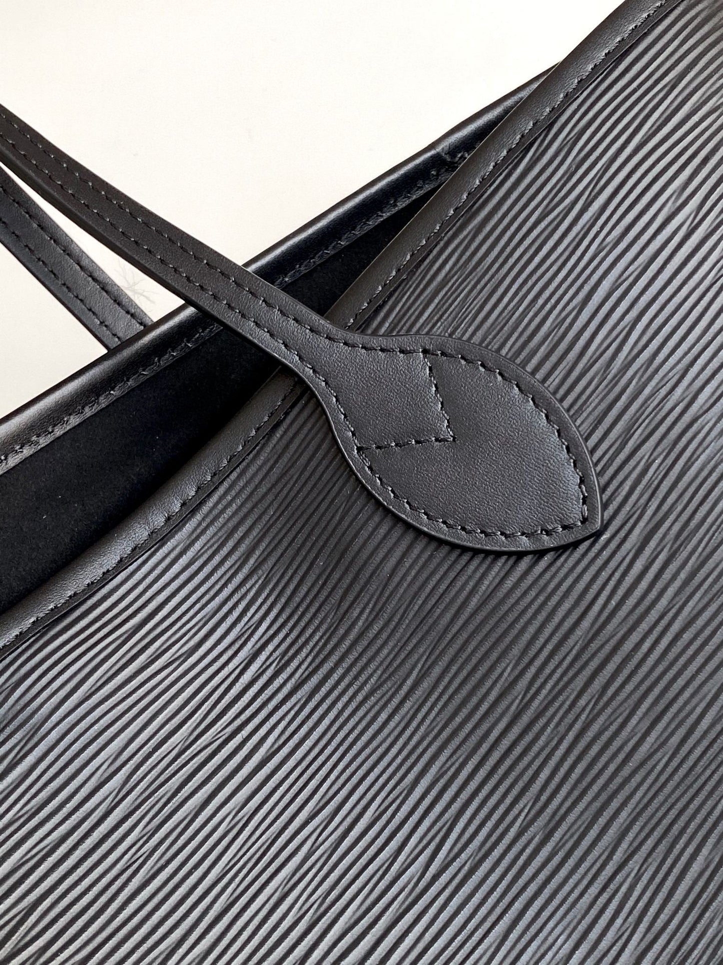 Neverfull MM – Black Epi Leather Tote Bag with Removable Monogram Pouch