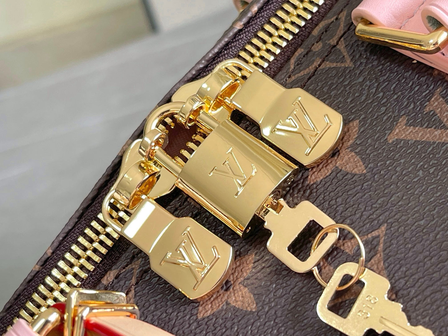 LV Tennis Capsule Keepall Bandoulière 45 Duffle Bag – Monogram Coated Canvas Weekender