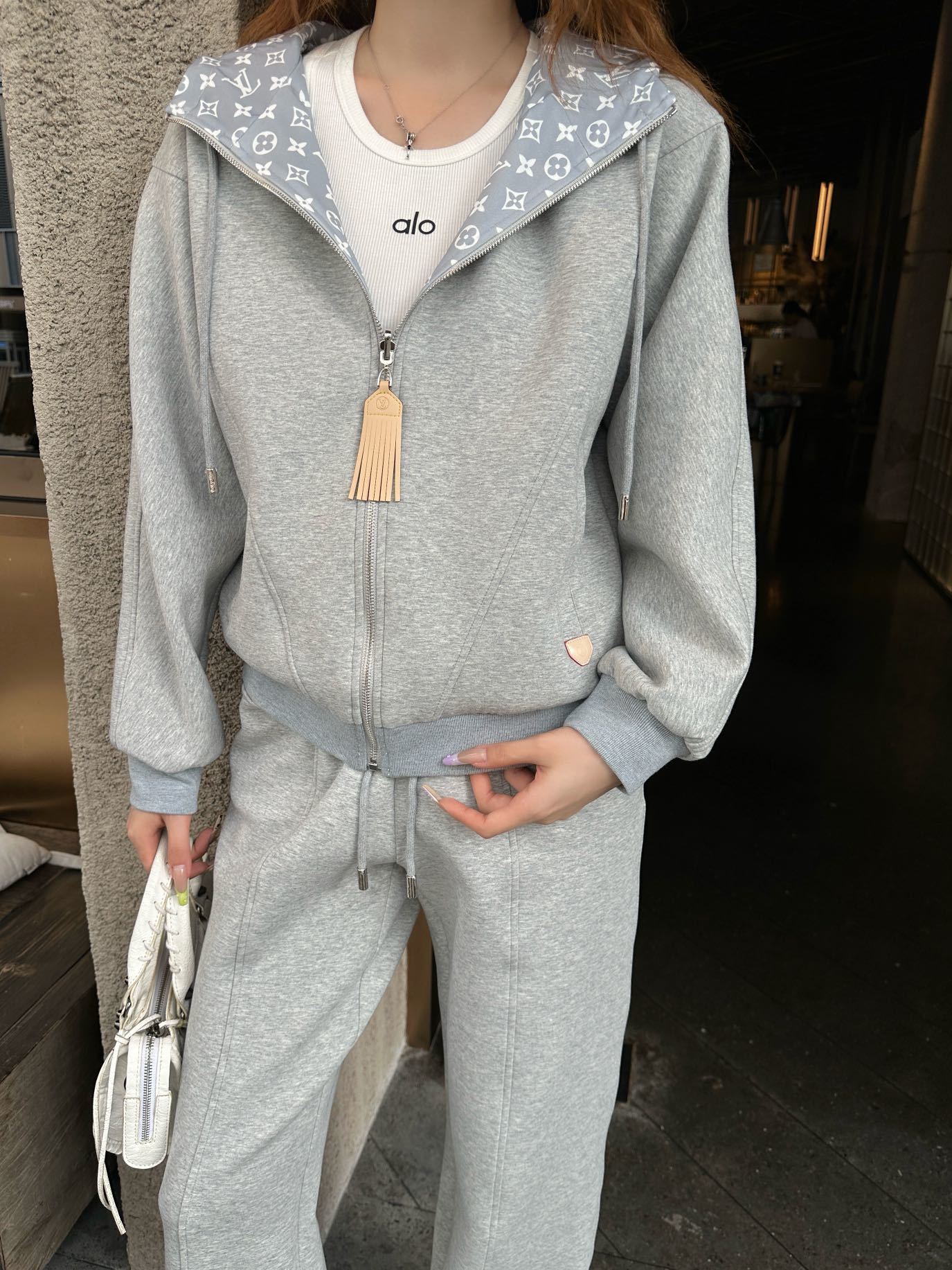 LV Accent Tracksuit Set – Premium Cotton Zipped Hoodie & Wide-Leg Sweatpants Co-Ord