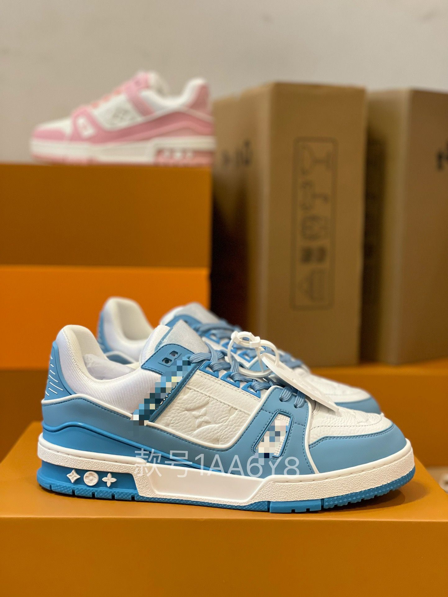 Men's Trainer Blue and White Low-Top Sneakers