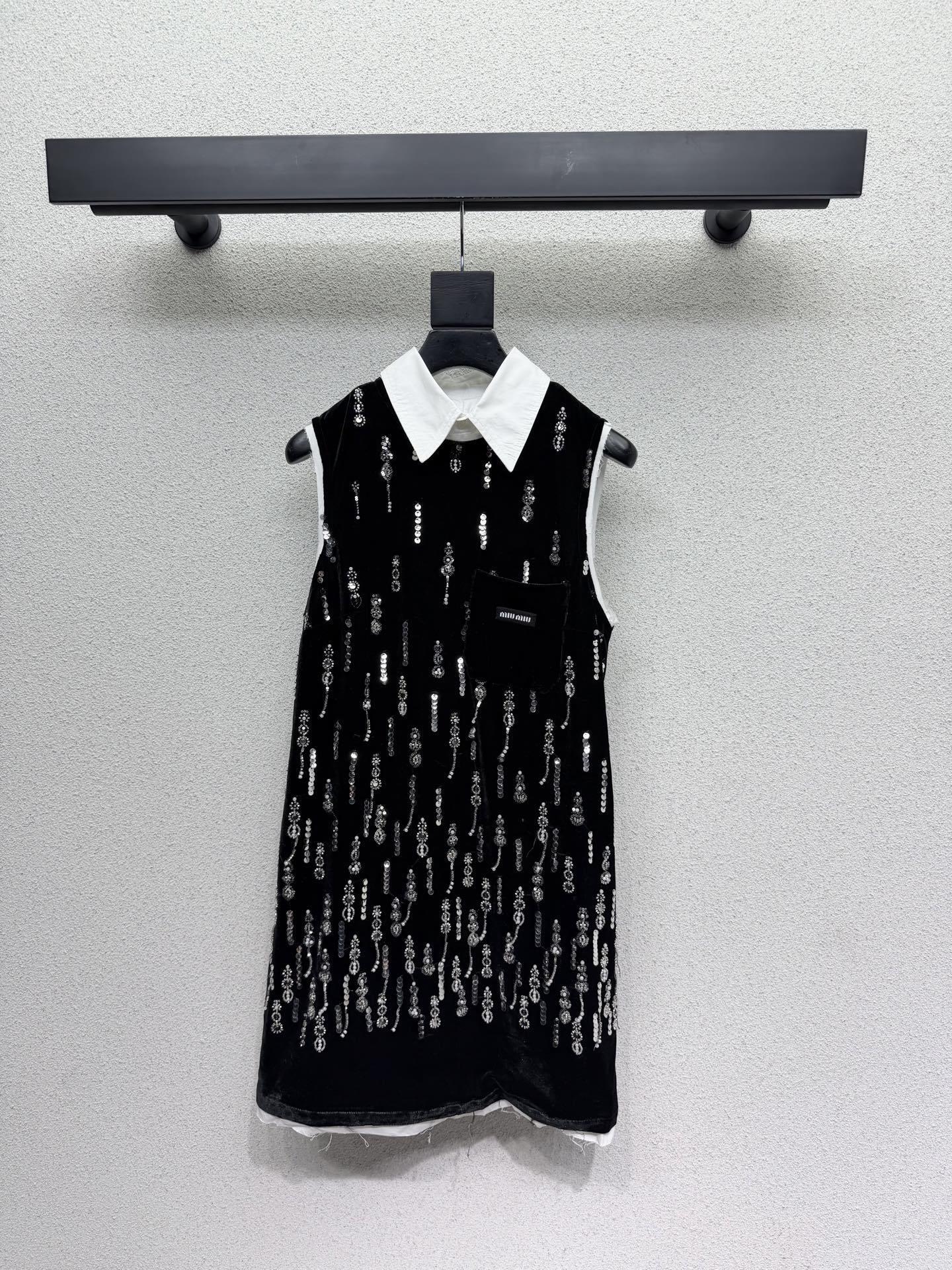 Sequin-Embellished Velvet Mini Dress – Black Plush Onyx Shift Silhouette