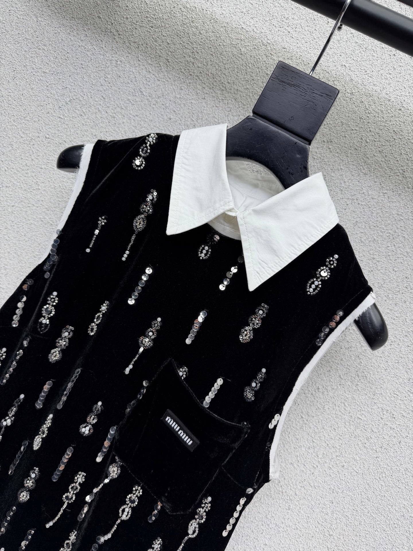 Sequin-Embellished Velvet Mini Dress – Black Plush Onyx Shift Silhouette
