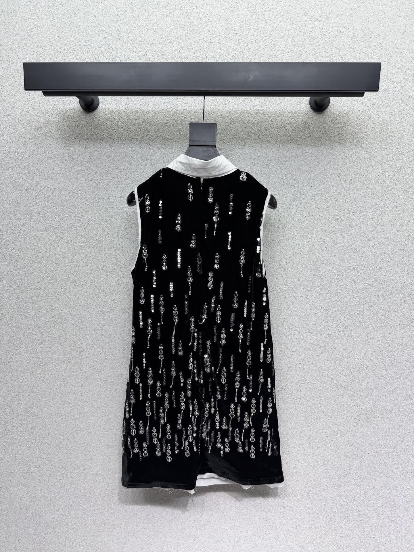 Sequin-Embellished Velvet Mini Dress – Black Plush Onyx Shift Silhouette