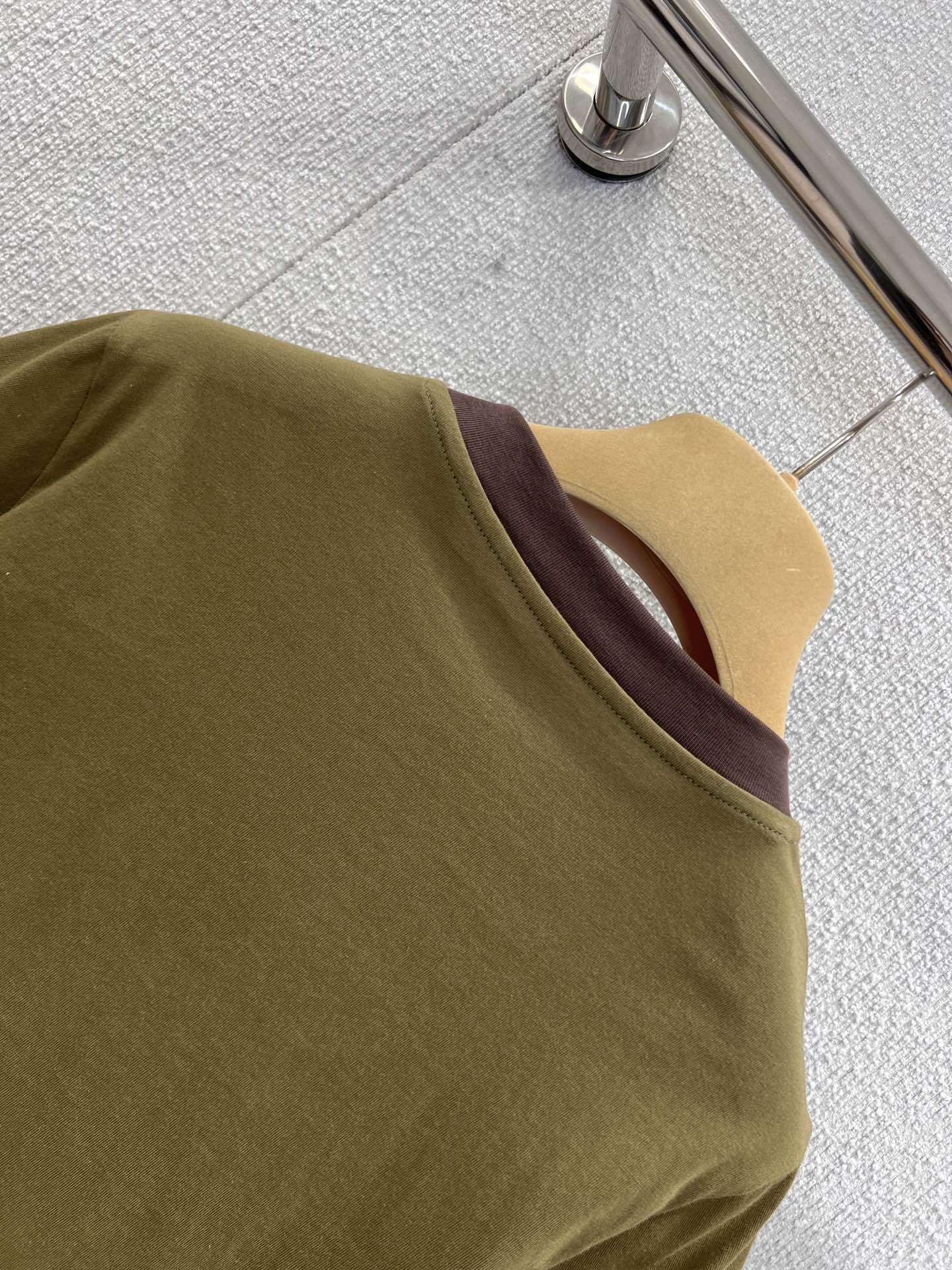 Jersey Ringer T-Shirt – Khaki Green Cropped Cotton Tee with Contrast Cocoa Brown Trim