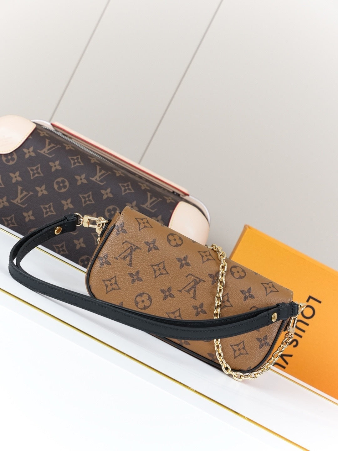 Ivy Wallet on Chain in Monogram Canvas with Vachetta Leather