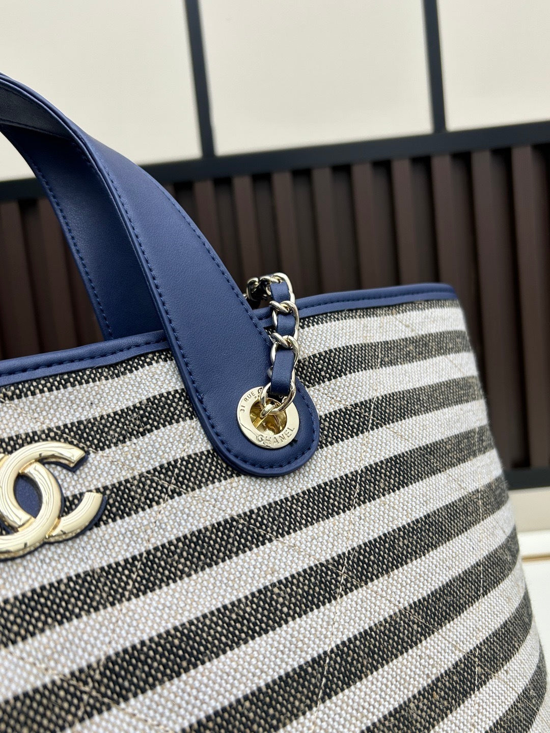 Deauville Striped Canvas Chain Shopping Tote – Navy & Off-White (Large)