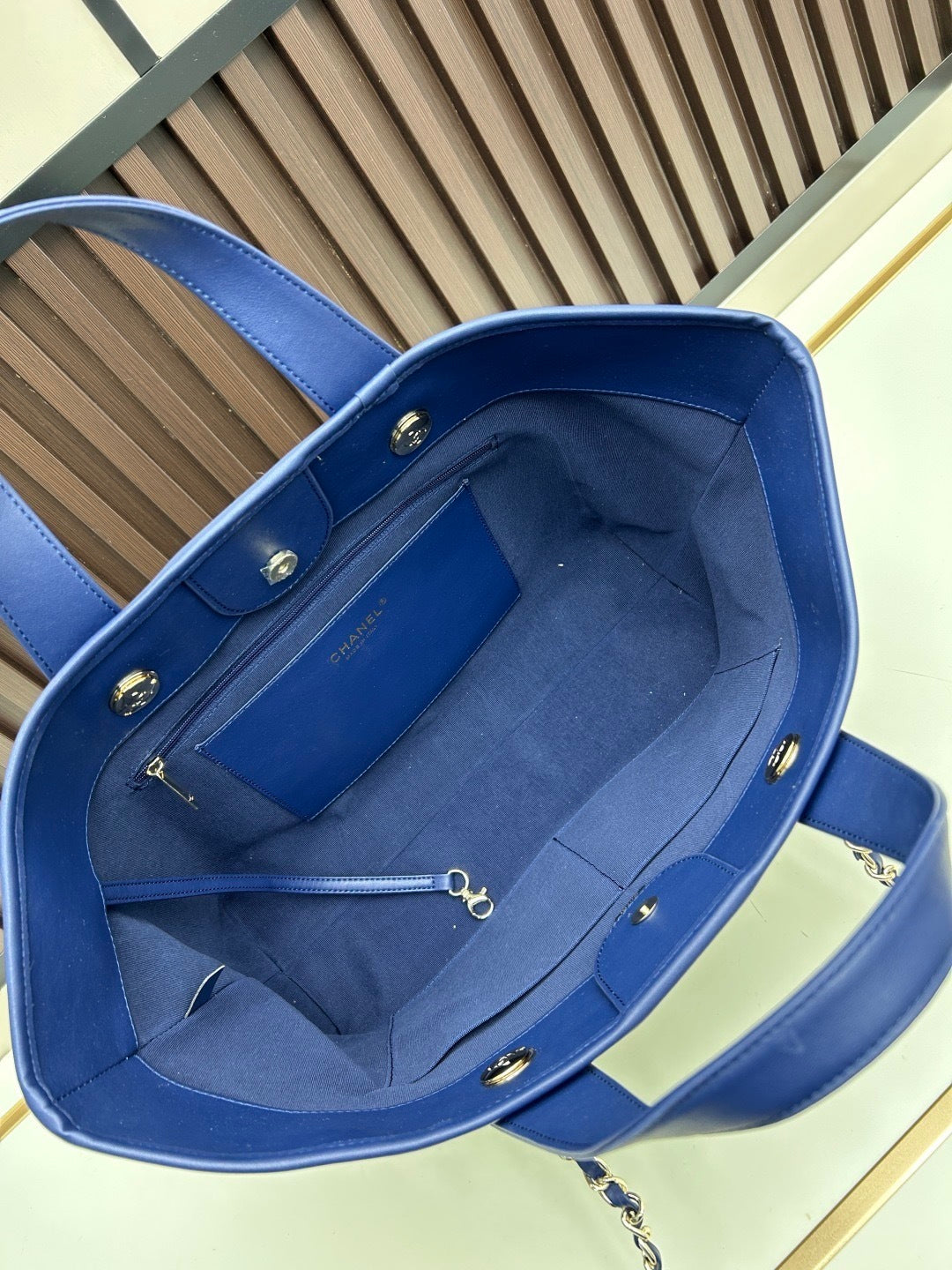 Deauville Striped Canvas Chain Shopping Tote – Navy & Off-White (Large)