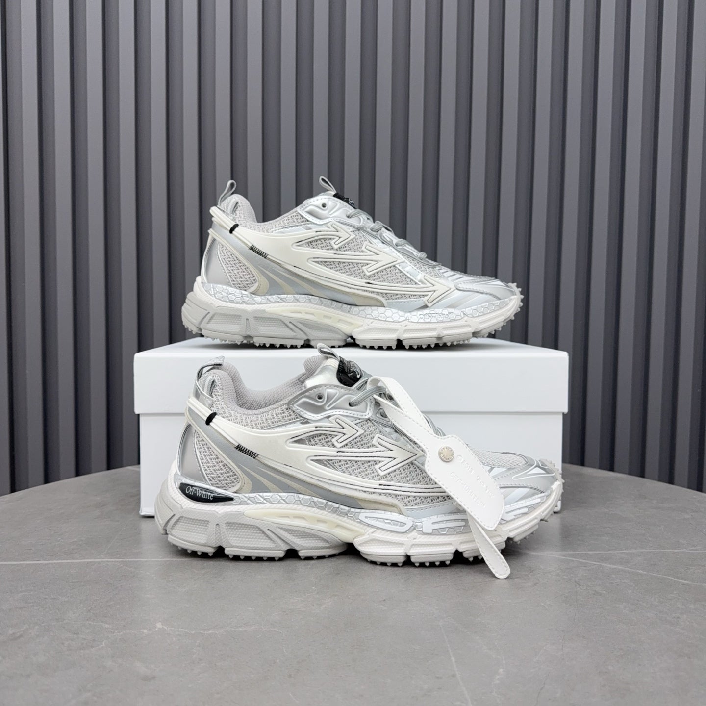 Be Right Back Metallic Silver Sneakers – Y2K Retro-Futuristic Chrome Running Shoes