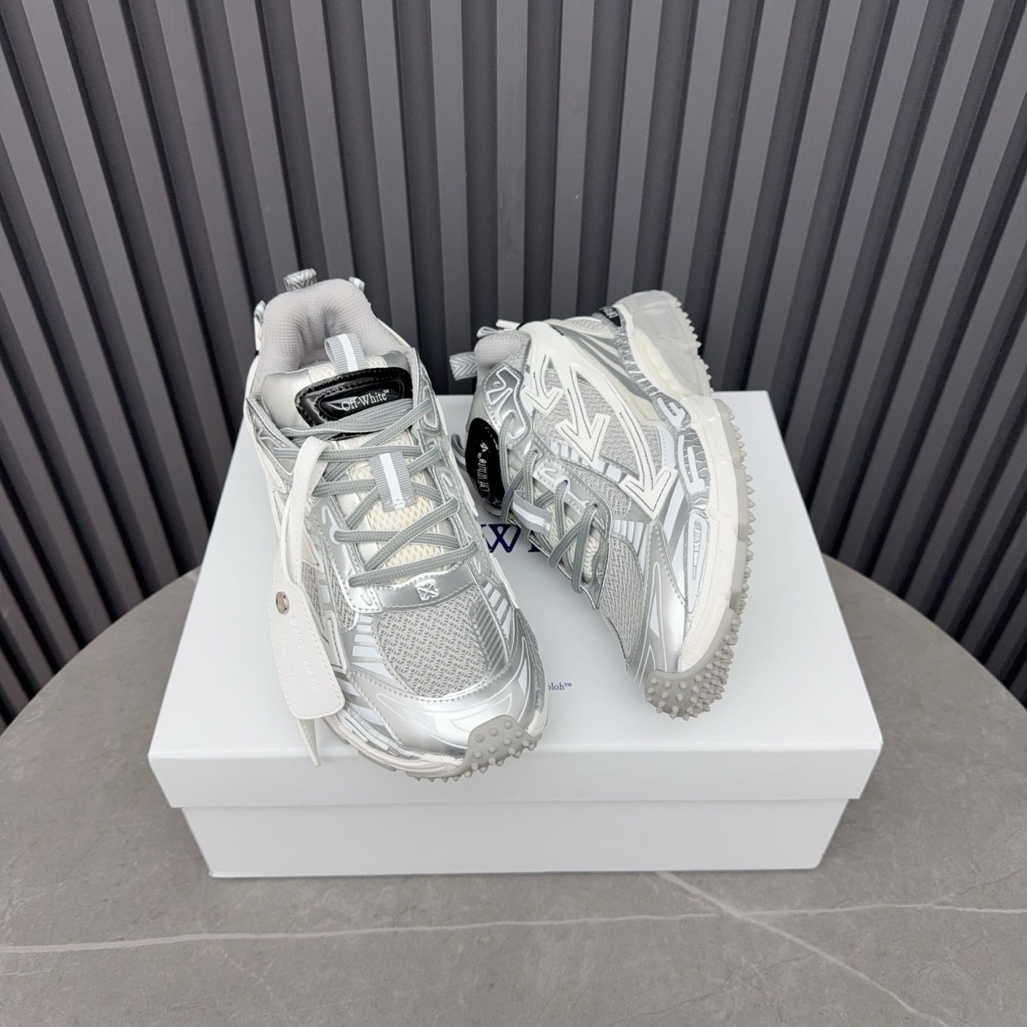 Be Right Back Metallic Silver Sneakers – Y2K Retro-Futuristic Chrome Running Shoes