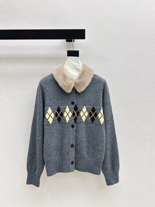 Argyle Intarsia Cardigan – Wool-Cashmere Knit with Detachable Faux Fur Collar