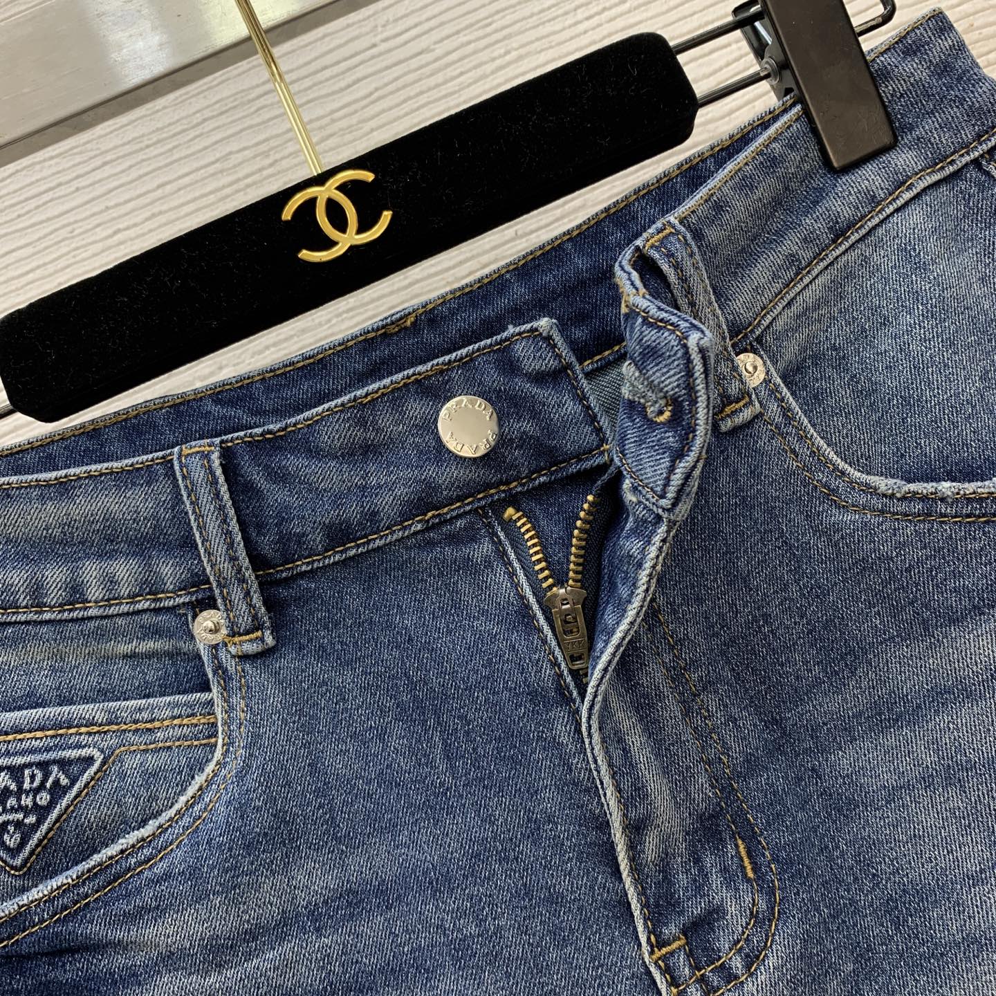 Denim Shorts – Vintage Indigo Stone-Washed Rigid Cotton Denim High-Rise Shorts with Enameled Metal Plaque