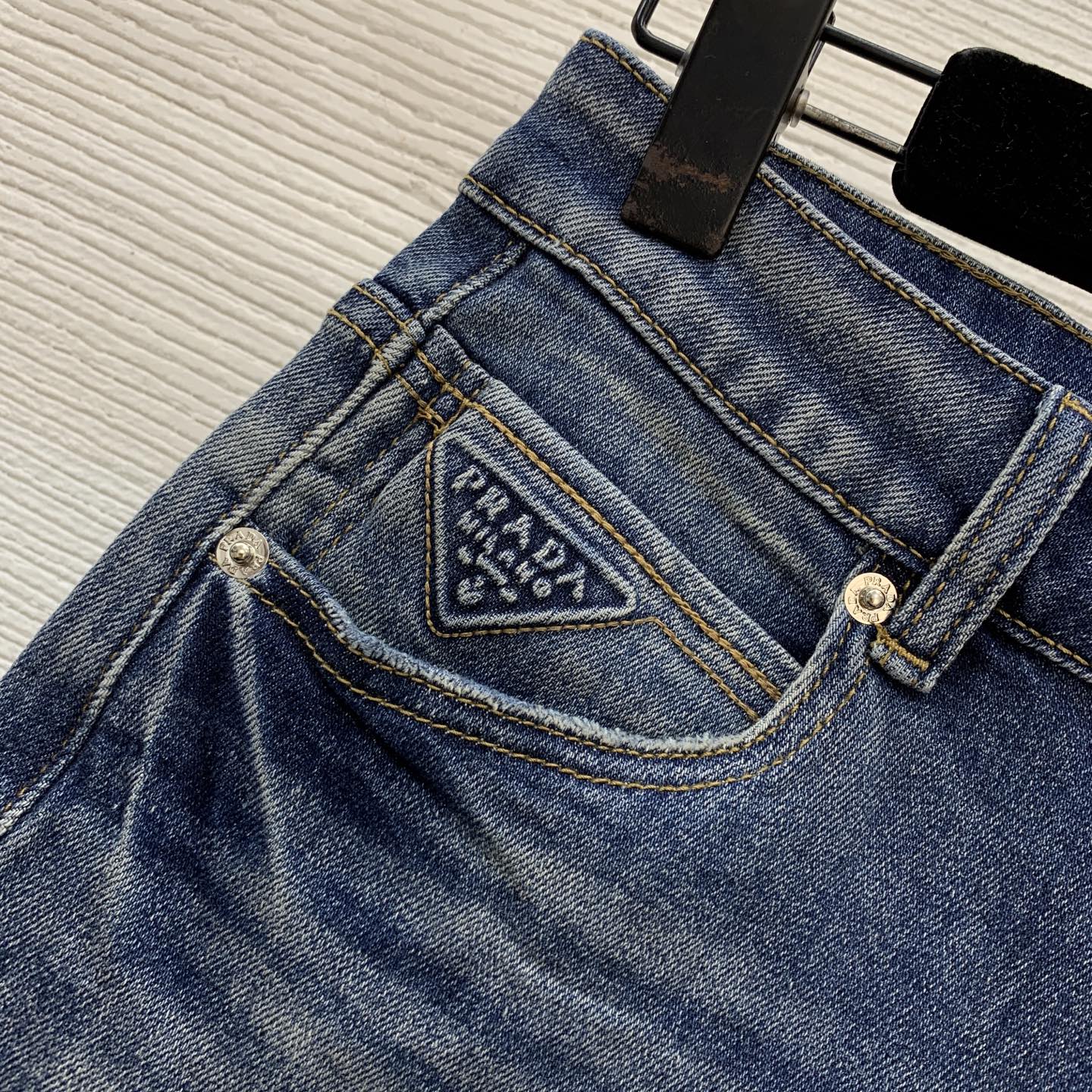 Denim Shorts – Vintage Indigo Stone-Washed Rigid Cotton Denim High-Rise Shorts with Enameled Metal Plaque