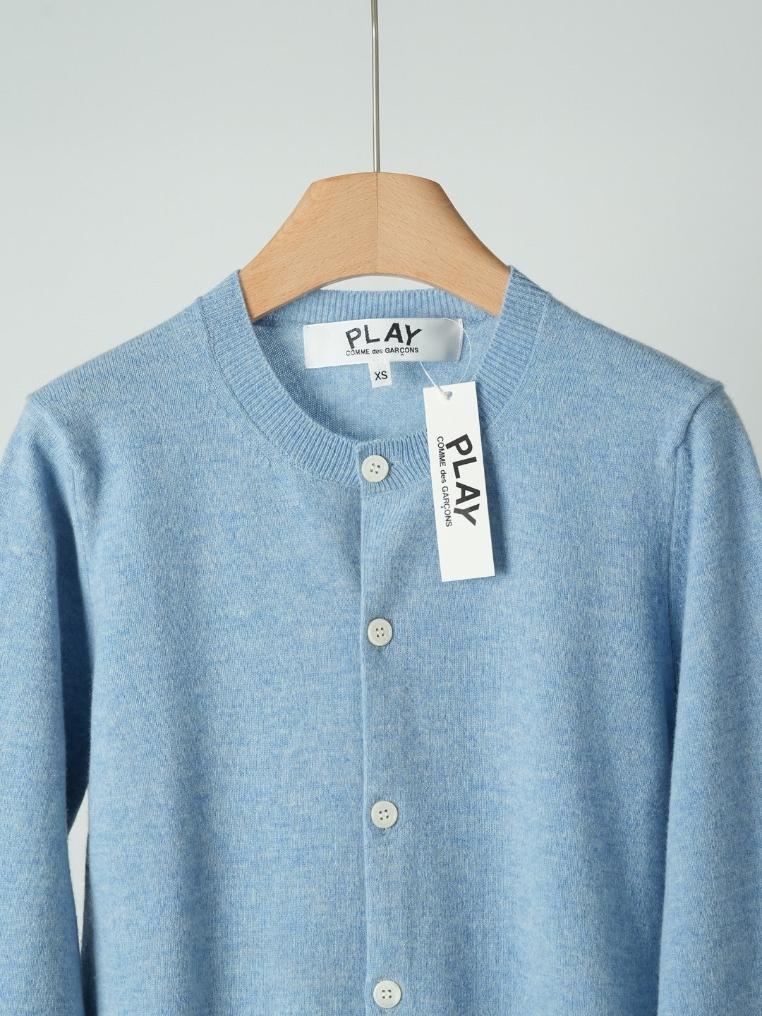 Crewneck Knit Cardigan – Sky Blue Fine-Gauge Wool Cardigan with Iconic Heart Logo and Mother-of-Pearl Buttons