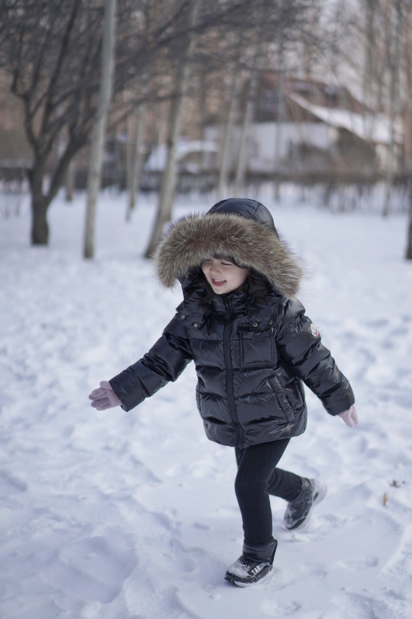 Enfant "Maya" Shiny Black Puffer Jacket with Faux Fur Hood