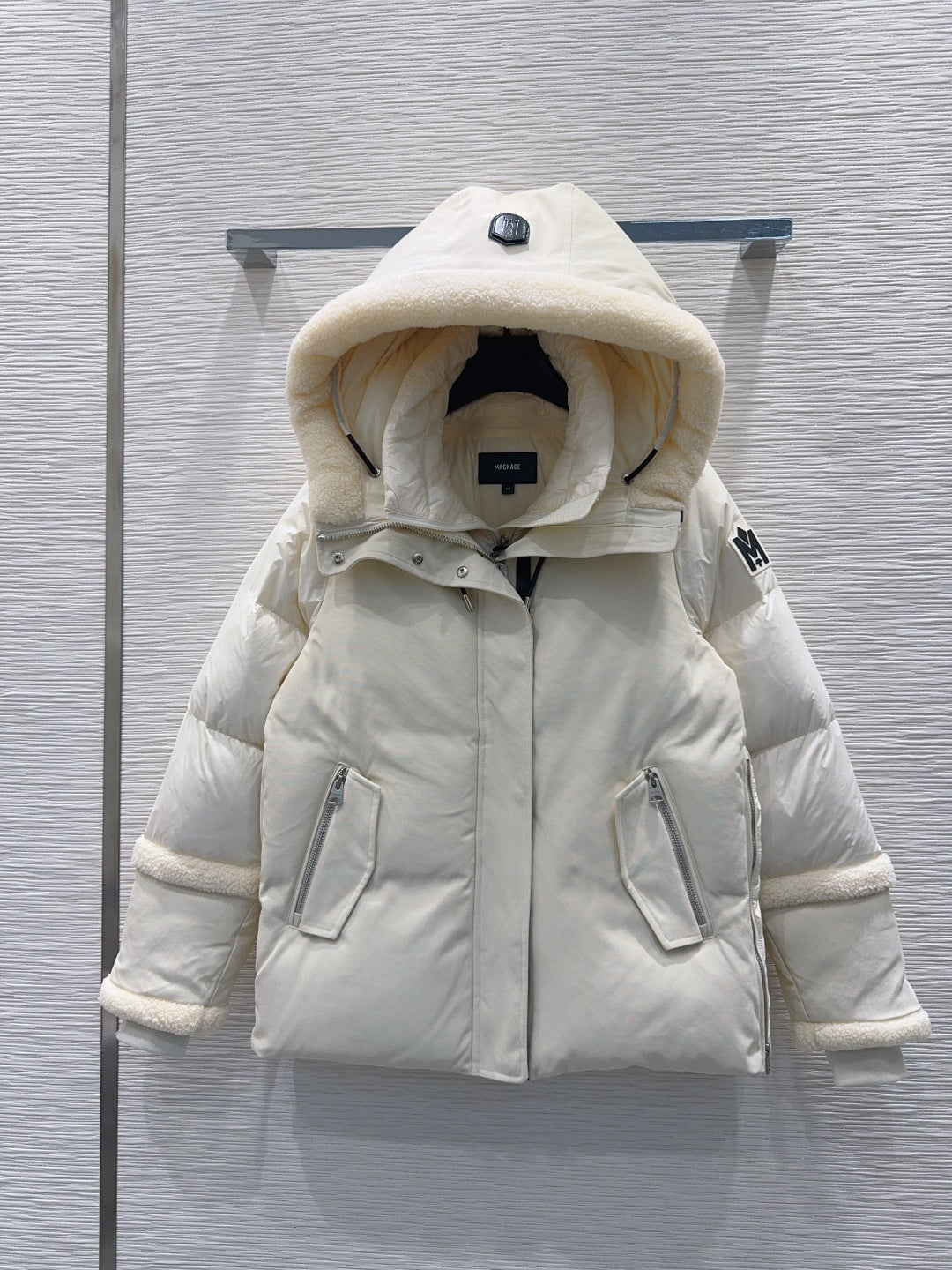 Cyrah Arctic Twill Down Parka – Cream Off-White Mixed-Media Jacket with Tonal Genuine Shearling