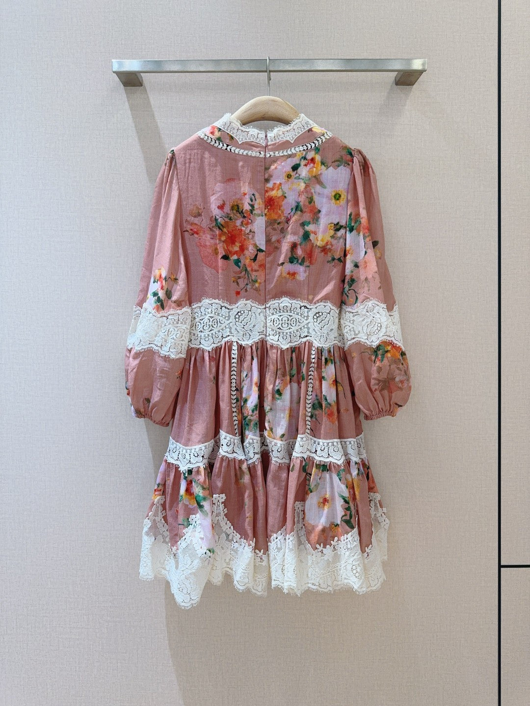 Corsage Bauble Lace Mini Dress – Dusty Pink Floral Linen-Blend Mini with Optic White Guipure Lace Trim