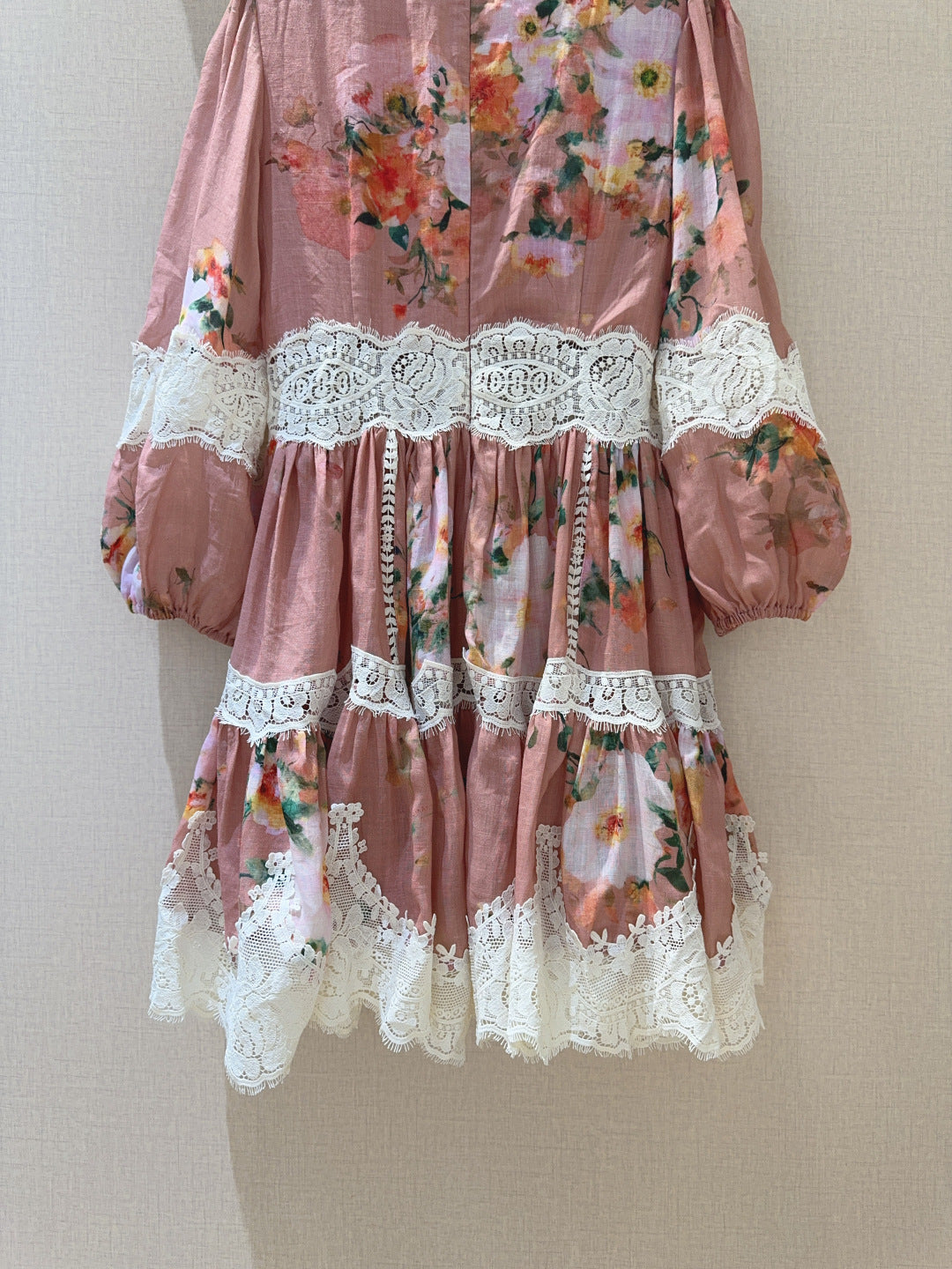 Corsage Bauble Lace Mini Dress – Dusty Pink Floral Linen-Blend Mini with Optic White Guipure Lace Trim