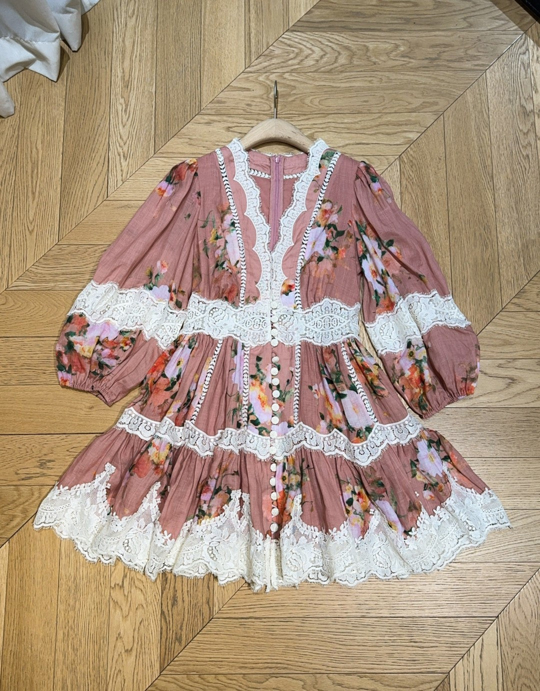 Corsage Bauble Lace Mini Dress – Dusty Pink Floral Linen-Blend Mini with Optic White Guipure Lace Trim